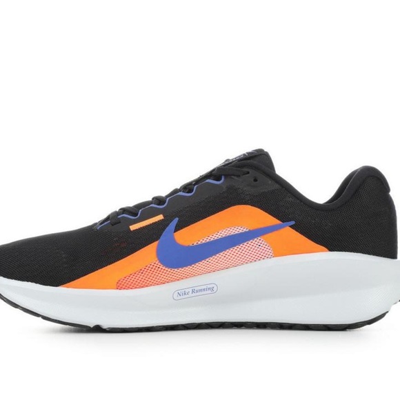 Men's Road Running Shoes Nike Downshift 13
(Extra Wide) - Picture 2 of 3